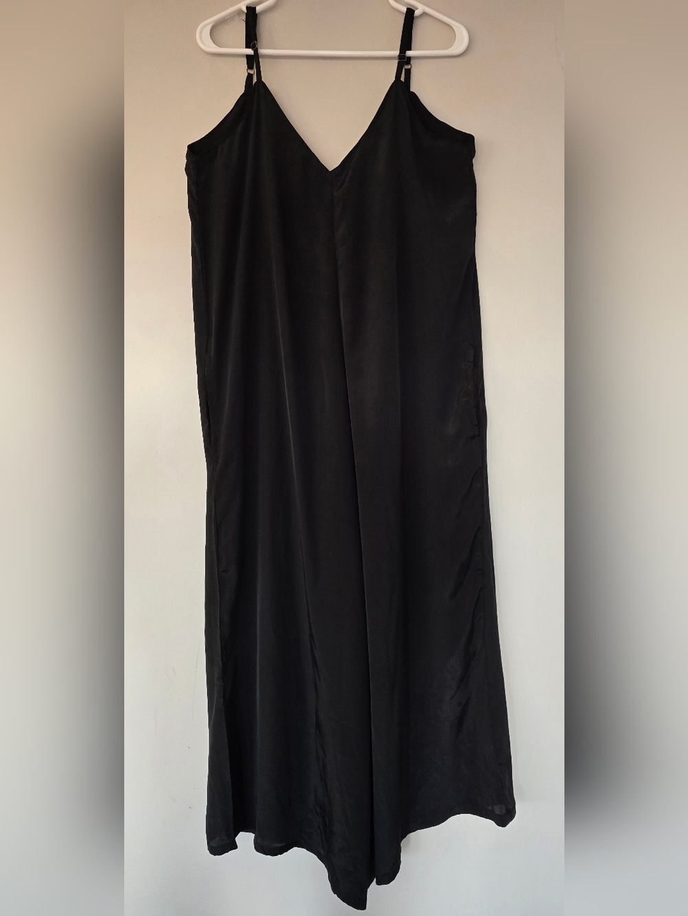Black Women's Beach Jumpsuit By Mamey. Adj. Straps. V Neck & Back. Size Large.